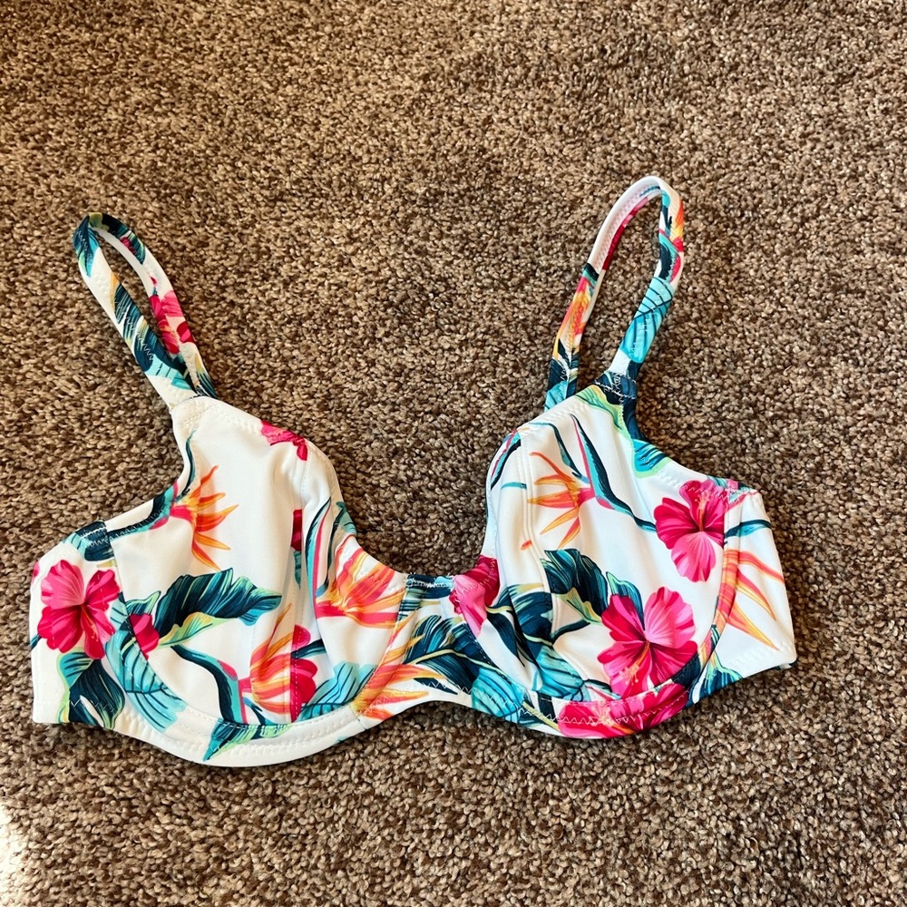 NWT Palm Paradise Bikini Top